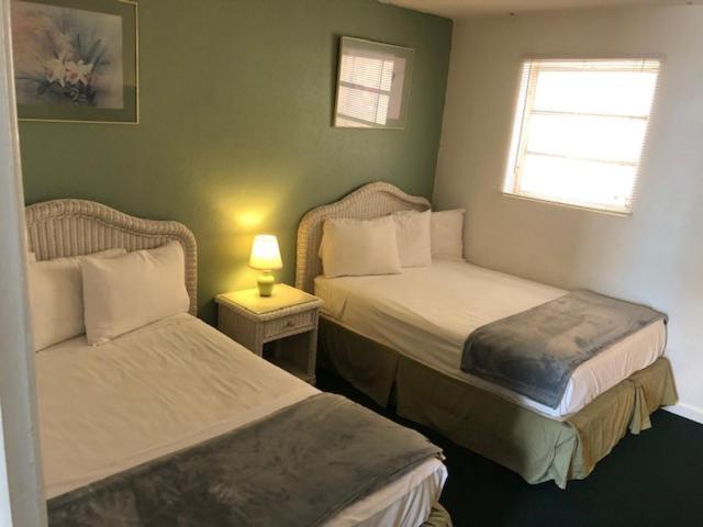 Gold Crest Motel Уайлдууд Крест Екстериор снимка