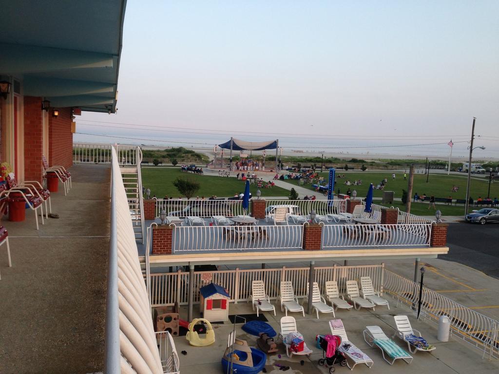 Gold Crest Motel Уайлдууд Крест Екстериор снимка