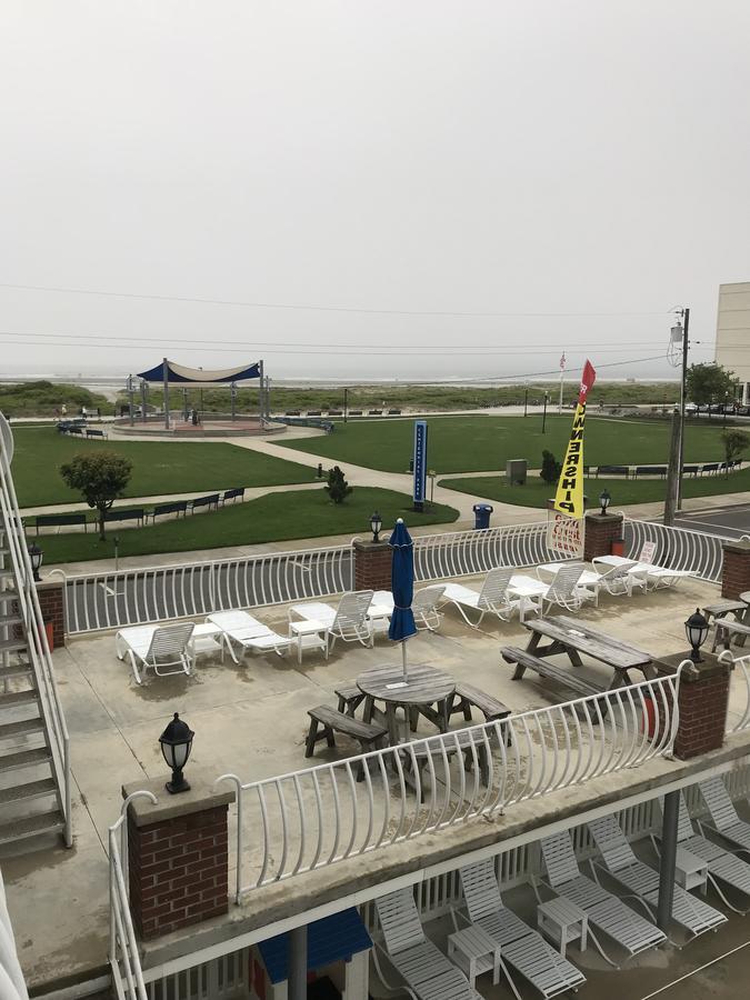 Gold Crest Motel Уайлдууд Крест Екстериор снимка